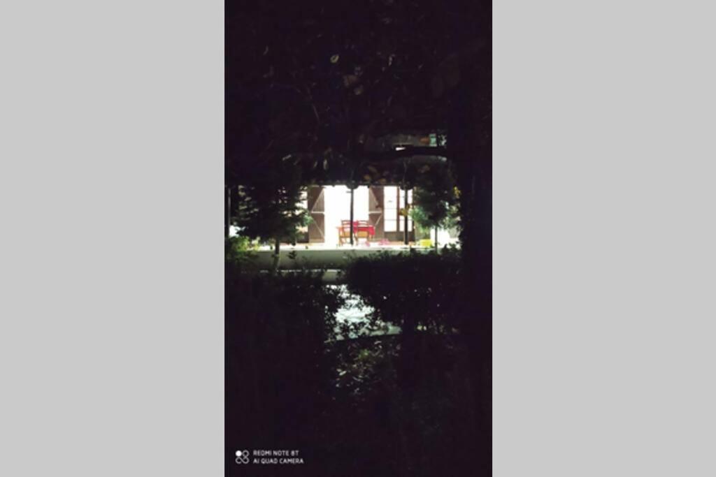 Villa Αρχοντικο Στουσ Προποδεσ Του Ορουσ Διρφυσ à Loutsa  Extérieur photo